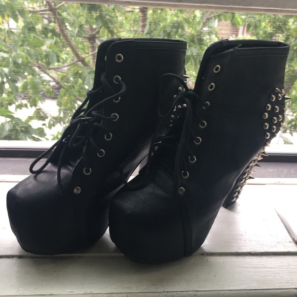 Spiked platform boots - Picture 2 of 10